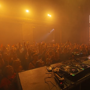 DJ CaMeen_比基尼’热舞Party音乐碟!